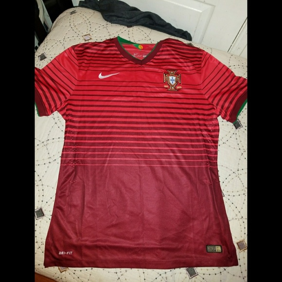 Authentic Nike Portuguese Soccer shirt - Picture 1 of 4